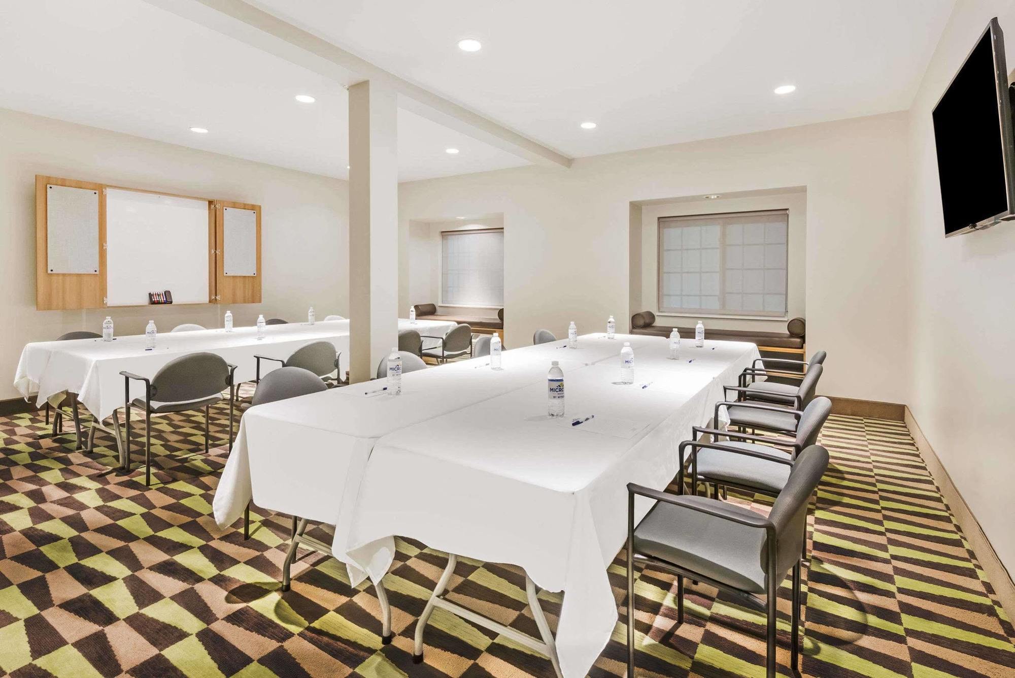 Microtel Inn & Suites By Wyndham Beaver Falls Zewnętrze zdjęcie